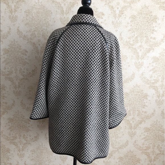 Spense bell sleeves coat - Picture 4 of 12